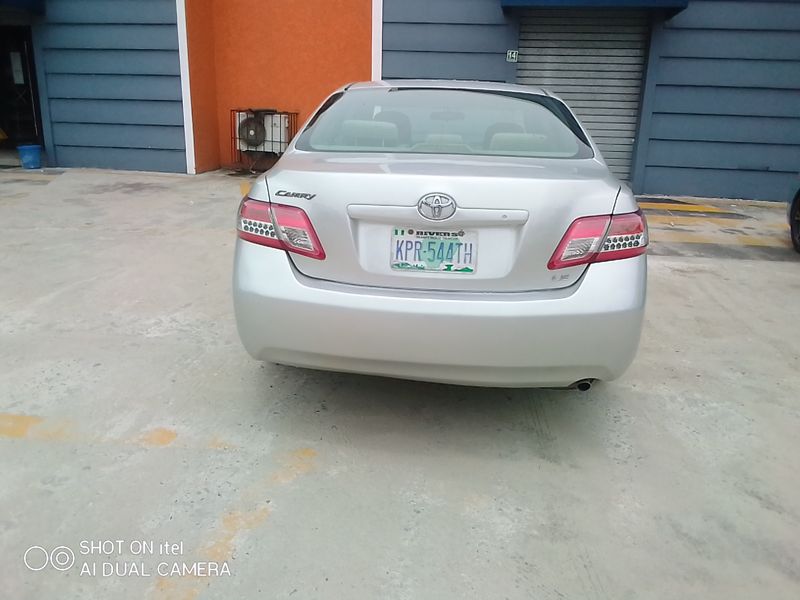 Thumbnail 2 of 2010 TOYOTA Camry